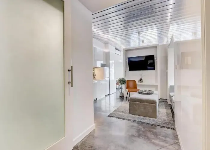 Kcm Mikros Smart Apartments 6